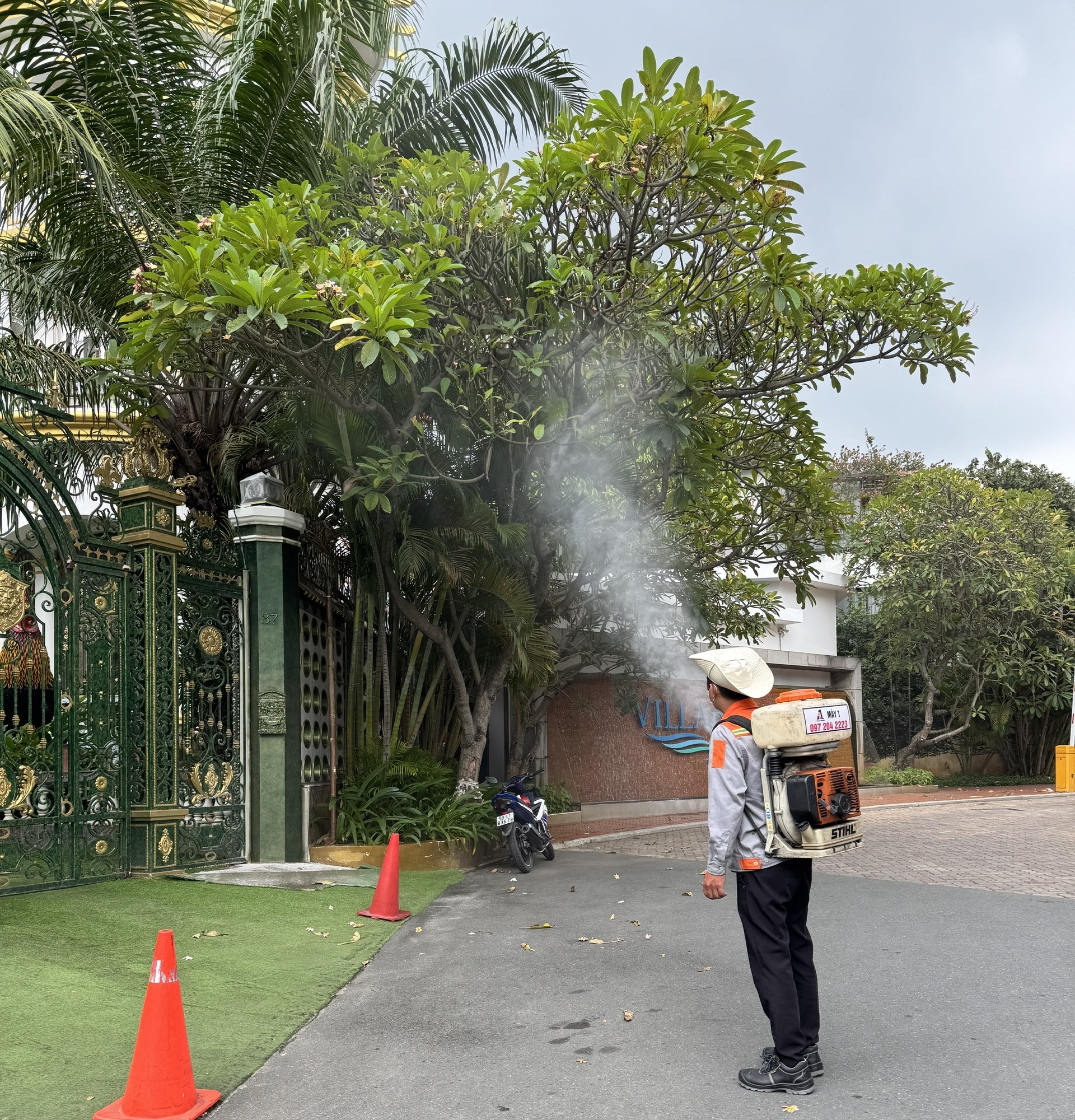 Dịch vụ phun diệt kiến ba khoang